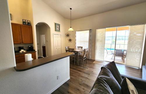 652- Spacious 5-Bedroom Villa with Pool, Spa & Scenic Lake Views - Foto 31