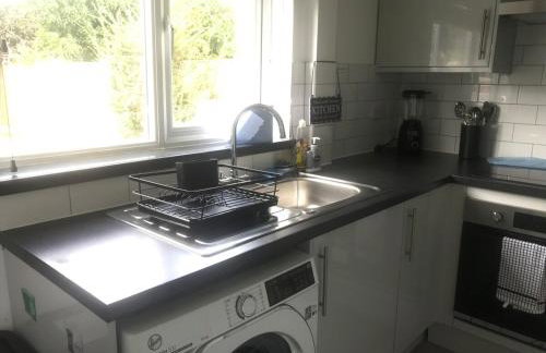 Quiet 2-Bed with Private Garden and Drive - Foto 7