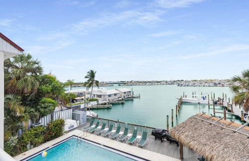 Curacao - Large 2x2 Waterfront Condo Great View Pool & Dock - Photo 2