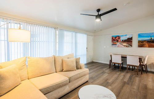 Spacious 2 Bedroom, 2 Bath, Pool, Free Parking, Gym - Foto 27