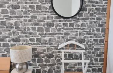 Dors Fée Duplex avec Toit-Terrasse et Salle de Jeux - Centre Bourg à 4 min du Puy duFou - Foto 26