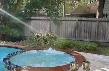Lovely Woodlands home w/heated pool and spa! - Foto 49