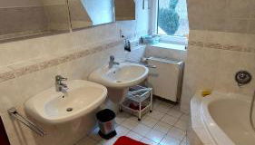 Doppelzimmer im Einfamilienhaus, mit eigenem Bad und Küchenmitbenutzung - Foto 5