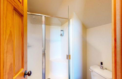 Gateway to Crater Lake! Resort Retreat with Pool - Foto 23