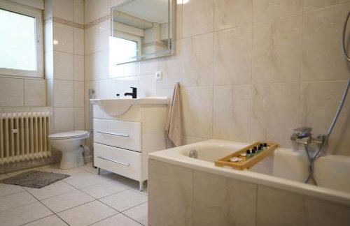 Sehr große Ferienwohnung, Apartment in Kaiserslautern WeHome Classic - Photo 35