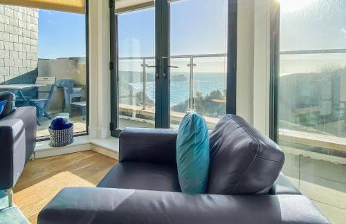 Cove View Apartment - Photo 2