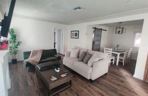 sofi intuit cozy home free parking queen beds - Foto 12