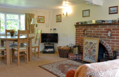 October Cottage - Photo 2