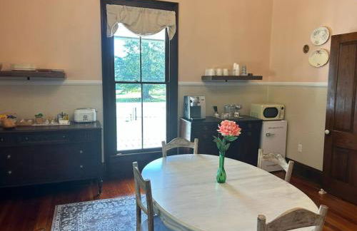 Victorian mini mansion near Lake Greenwood - Foto 40