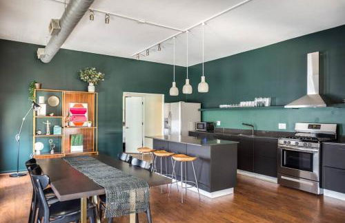 Luxury Downtown Penthouse with Private Rooftop - Foto 12