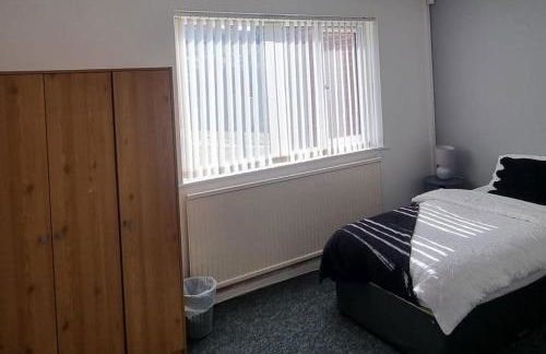 Doncaster-House-Sleeps8-Parking-Garden - Foto 6