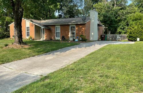 Wayne's Place-Hot tub, pet friendly. Close to HPU - Foto 19