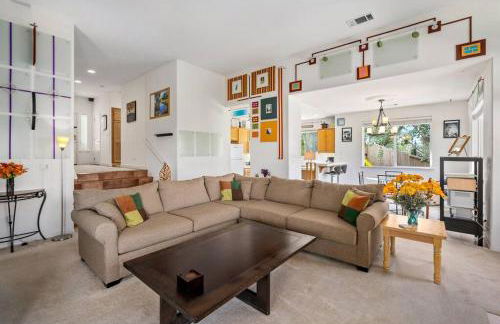 Manzanita Manor-Whimsical art & near downtown - Foto 23