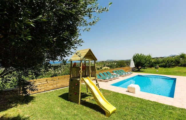 Secluded Villa w Private Pool, Children Play Area, Pool Table, BBQ & Sea Views - Foto 16