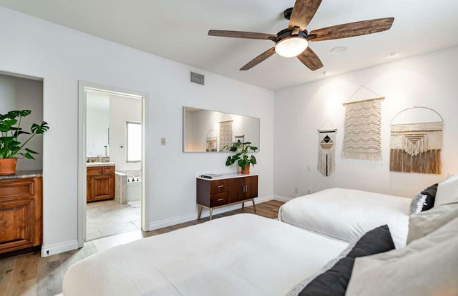 Your Home in San Diego - Two-car Garage - Foto 27