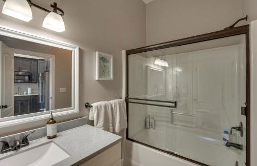 Deck, Hot Tub, Views! Reunion Retreat in Ozarks - Foto 11