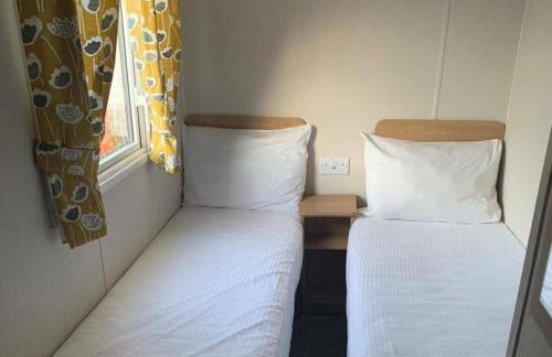 3 Bed Cabin - Sleeps 6 - Wifi Free Parking Pets - Foto 3