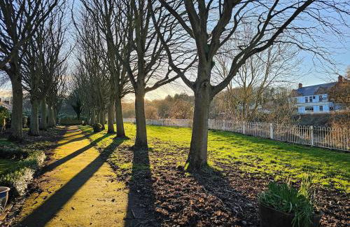 Your Home from Home - River bank - Foto 5