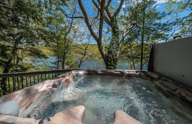 Lured by the Lake - Foto 6