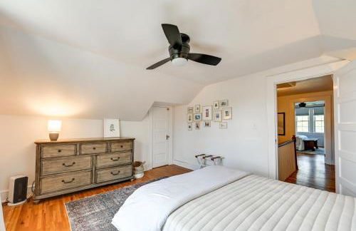 Main Street Elkin Retreat Home with Backyard Oasis - Foto 23