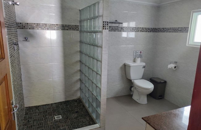 Lucy's guesthouse - Photo 36