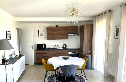 BELLA CRUZ 66 m2 prestations premium, wifi, balcon, parking avec borne de recharge électrique, plage Prieuré, Commerces - Foto 5