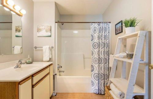 SKIING, HIKING, VILLAGE OF EVILLE MTN ESCAPE - Foto 35