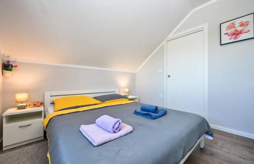 CVETKOVA HIŽA sa JACUZZIJEM - Foto 36