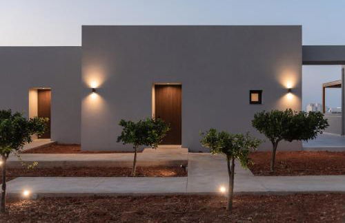 AKU Suites with private pools - Photo 22