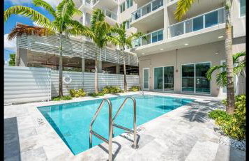 MIAMI WOOD APART HOTEL NEW 2025 - PRIVATE TERRACE - Parking - Beach 5 min - Foto 14