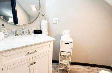 Lakefront Home-3BD25BADockGrillFirepitPool - Foto 64