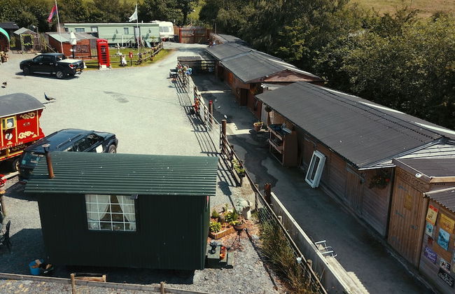 Ruby Shepherds hut Sleeps 4 - Photo 24
