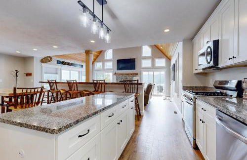 Hilltop Hideaway - Photo 11