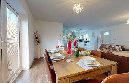 SRK Serviced Accommodation, 2 Bedroom Private Apartment, Business, Leisure, Contractors - Foto 4