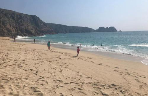 DRIFTWOOD - Super 1 Bedroom Home with Sea Views - Photo 24