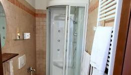 Azienda agricola biologica Le Lucciole - Foto 3, towels, Shower