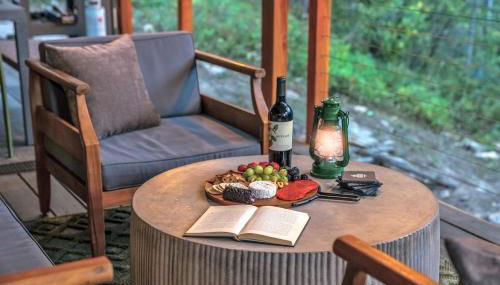 Dog Friendly, Year Round, Creekside Cabin, Hot Tub, 6 Acres - Foto 4