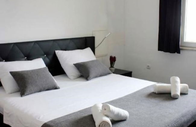 Valentino - With Pool - H - Photo 8