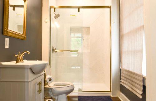 Borum House - 3 Bed, 2 & Half Bath, Full Kitchen, Heart of Downtown Natchez - Foto 22