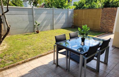 charmant studio de 30 m2 très calme avec sa grande belle terrasse et son jardin PRIVATIF - Foto 1