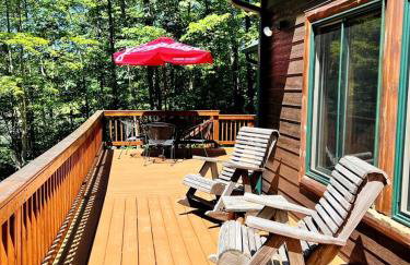 Cozy Lakefront Retreat with Game Room, Outdoor Living and Dock in Wisconsin - Foto 12