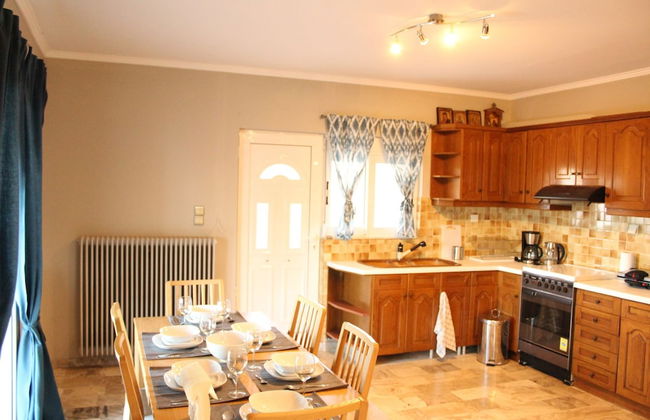 The House of Travelers - Photo 3