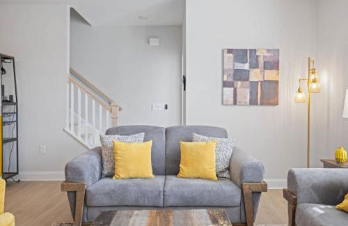 NEW Luxury Condo, Rooftop Terrace, EV Charger! - Foto 12