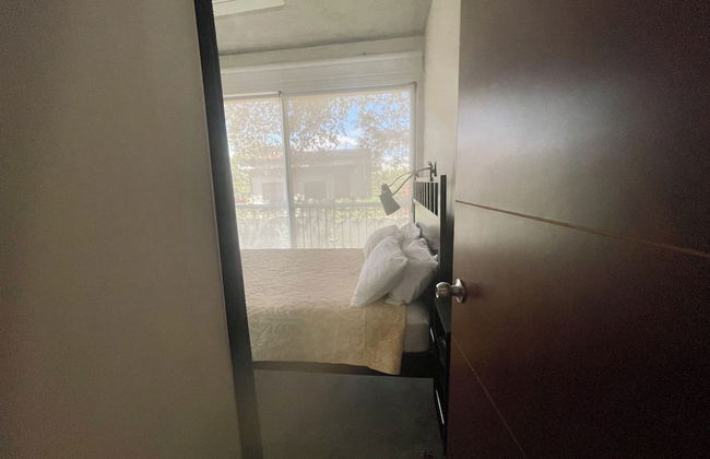 Beautiful Spacious Loft 2 Bedrooms 2 Full Baths 2 car Garage in Downtown - Foto 13