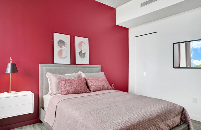 Design District Suites - Photo 7