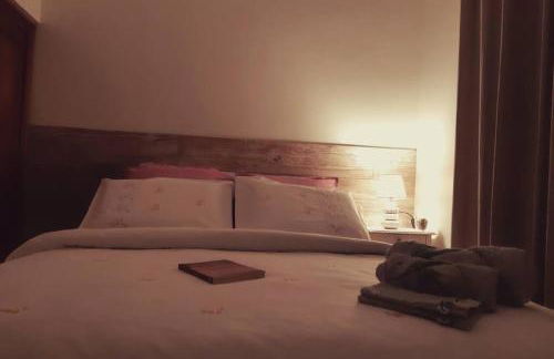 Vue panoramique sur le château,montagne et grottes - Foto 12