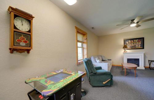 Maggie Valley Cabin with Private Hot Tub and Game Room - Foto 26