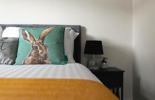 Skyvillion - COZY LARGE 4 & 1 Bed Apartments in London Enfield, Mins to Tube Station, Free Wi-Fi - Foto 21