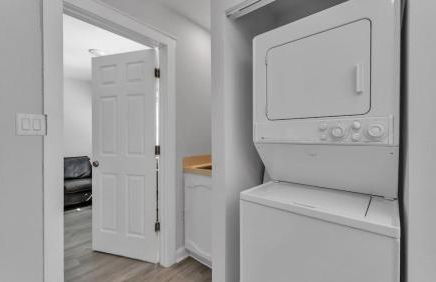 6 Bedroom with Guest House Walk to Lake & Shops - Foto 31