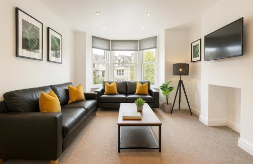 8 Person, 4 Bedroom Light, Warm & Modern Apartment - Foto 4